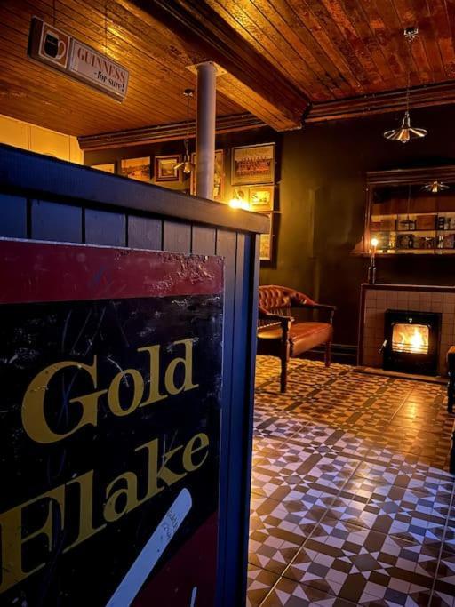 הוילה קהרסיבין Tw O Connell Old World Irish Pub מראה חיצוני תמונה