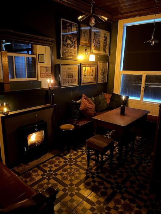 הוילה קהרסיבין Tw O Connell Old World Irish Pub מראה חיצוני תמונה